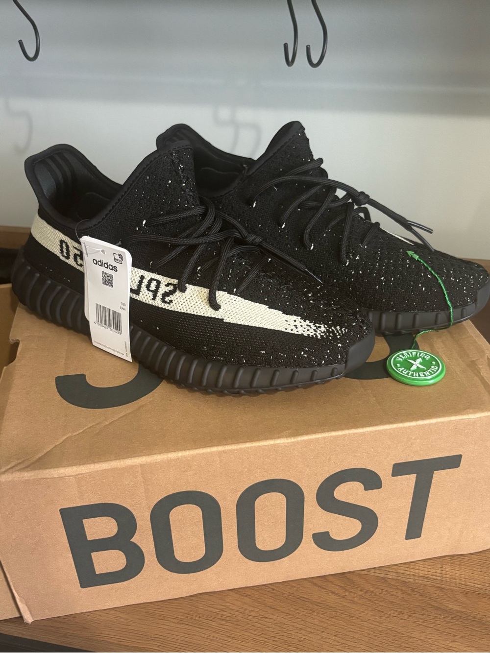 BRAND NEW Yeezy 350 boost v2 Oreo